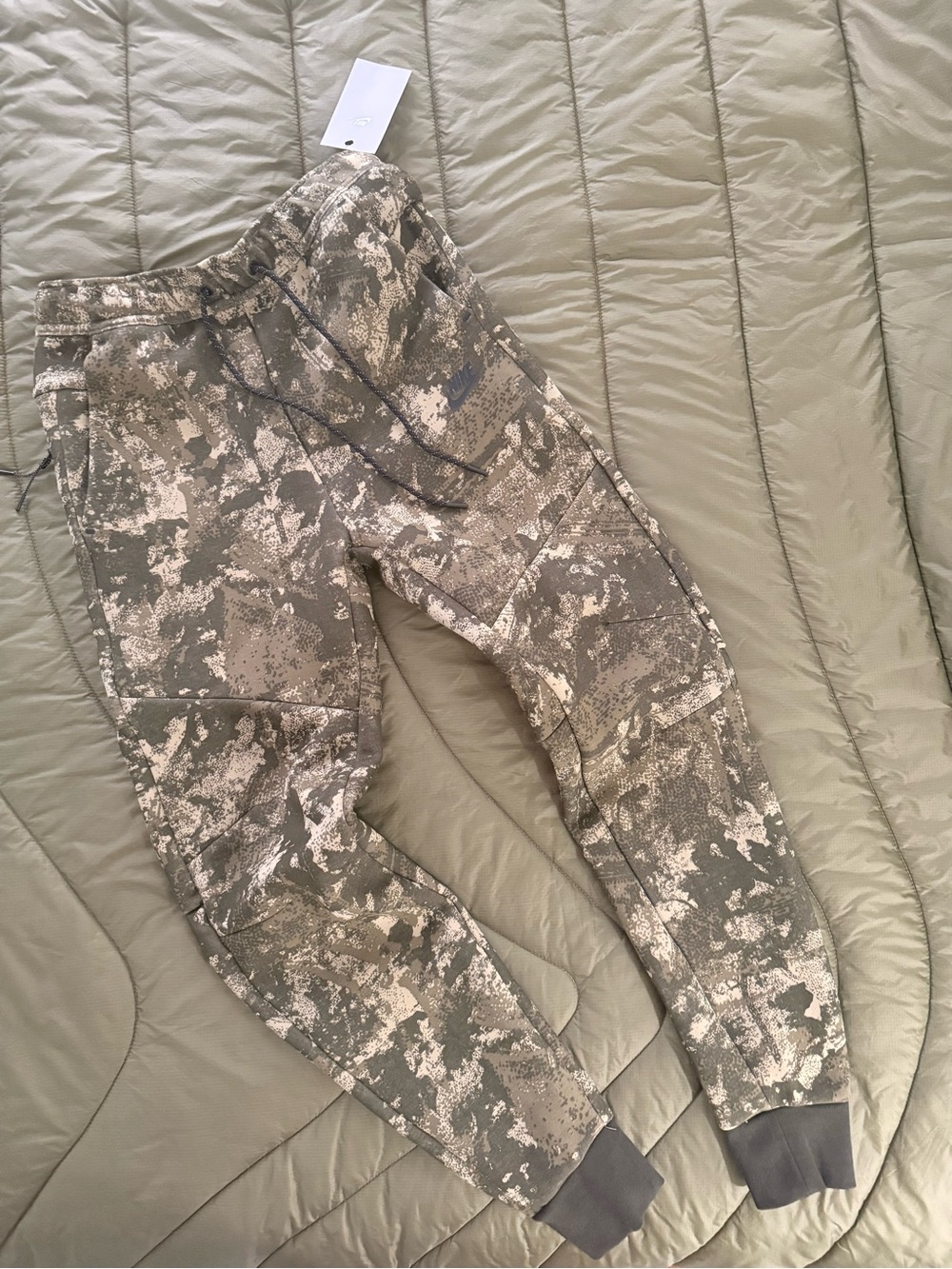 Nike Men's Green, Brown & Tan Camouflage Cargo Joggers